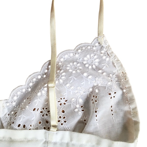 Hanky Panky Eyelet Button Up Bralette size small - Picture 10 of 15
